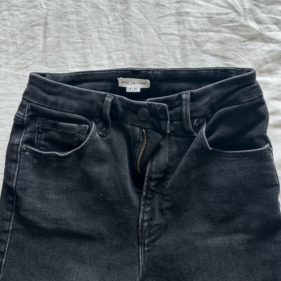 Good American Good Classic High Rise Bootcut Jeans in K162 - Picture 4 of 5